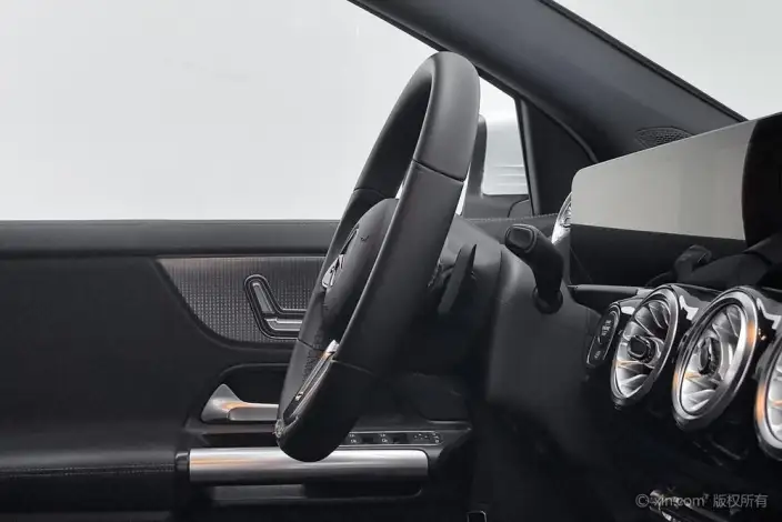 Mercedes-Benz GLA 2023 Model GLA 220 – фото 8