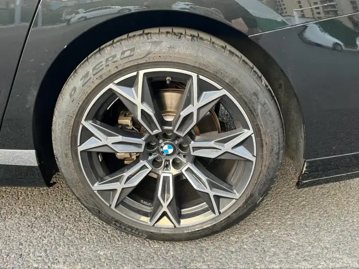 BMW 7 Series 2023 Model 735Li Luxury Set – фото 8