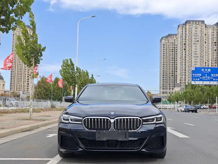 BMW 5 Series PHEV 2022 Model Facelift 535Le Pioneer Edition M Sports Set – фото 2