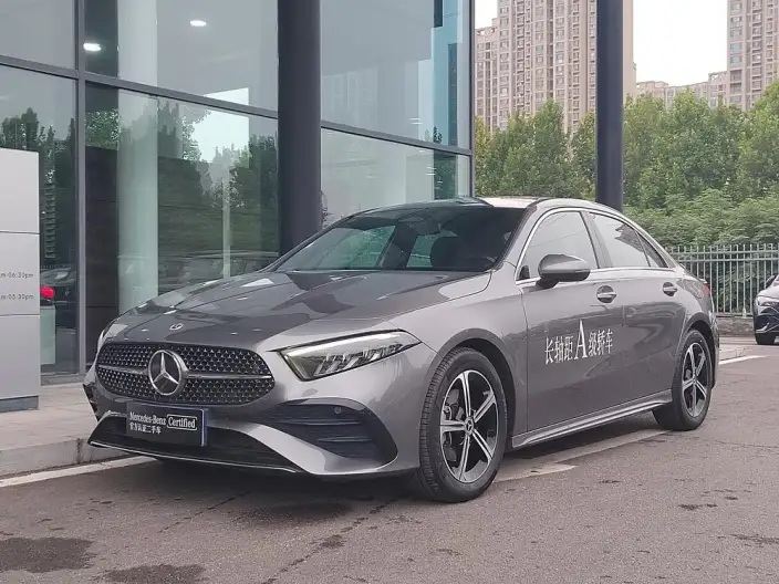 Mercedes-Benz A-class 2023 Model A 200 L Sports sedan Fashion Edition – фото 1