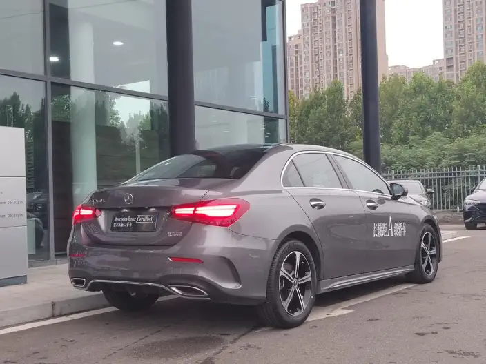 Mercedes-Benz A-class 2023 Model A 200 L Sports sedan Fashion Edition – фото 5