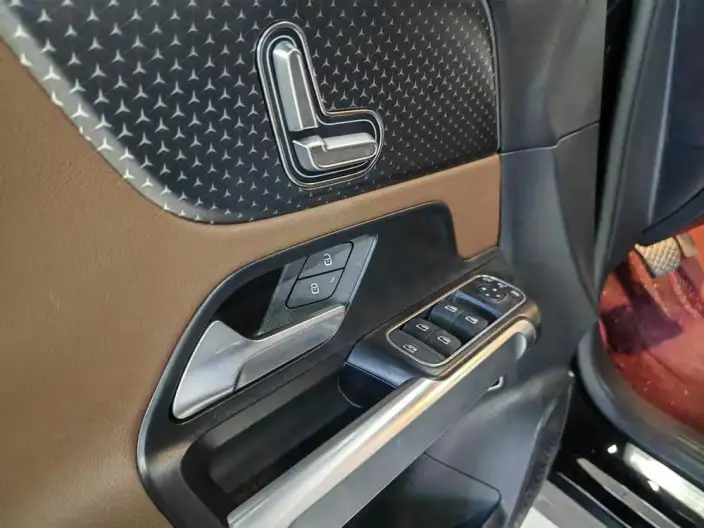 Mercedes-Benz GLB 2024 Model GLB 220 Dynamic Model – фото 9