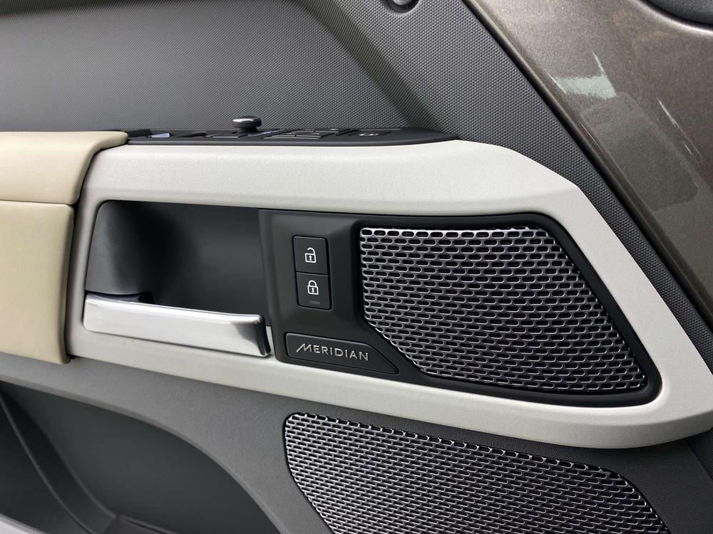 Land Rover De f ender 2022 110 P400 X-DYNAMIC HSE – фото 15