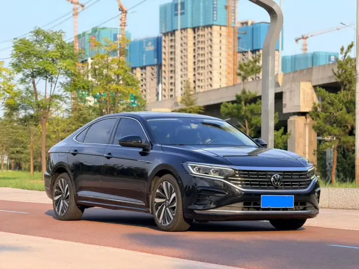 Volkswagen Passat 2022 Model 330TSI Deluxe Edition – фото 3