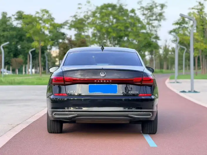 Volkswagen Passat 2022 Model 330TSI Deluxe Edition – фото 5