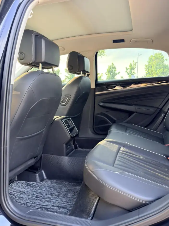 Volkswagen Passat 2022 Model 330TSI Deluxe Edition – фото 9
