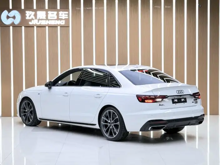 Audi A4 L 2023 Model 40 TFSI quattro Luxury Dynamic Model