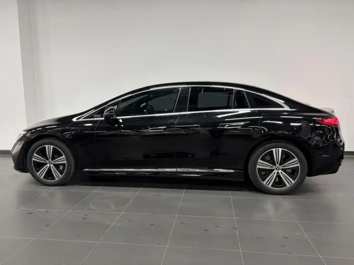 Mercedes-Benz EQE 2022 Model EQE 350 Deluxe Edition – фото 3