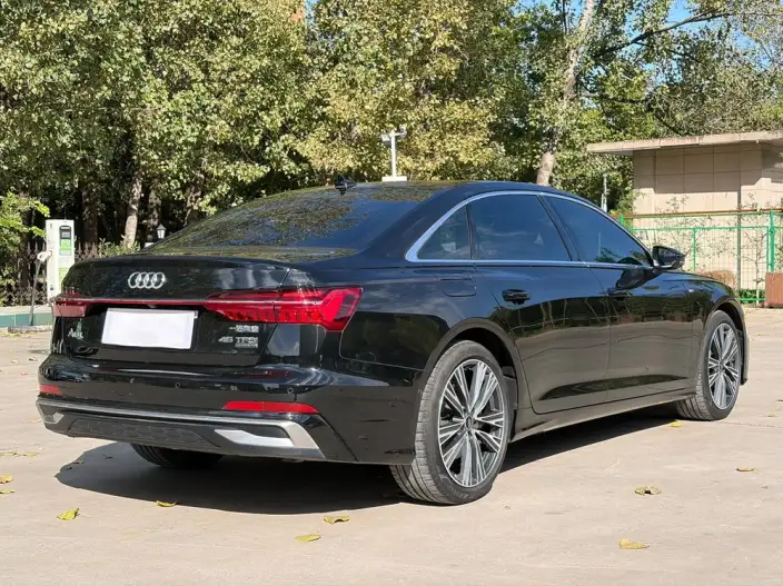 Audi A6L 2023 Model 45 TFSI quattro Exclusive Dynamic Model – фото 6