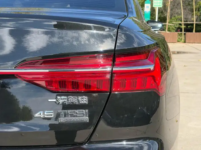 Audi A6L 2023 Model 45 TFSI quattro Exclusive Dynamic Model – фото 8