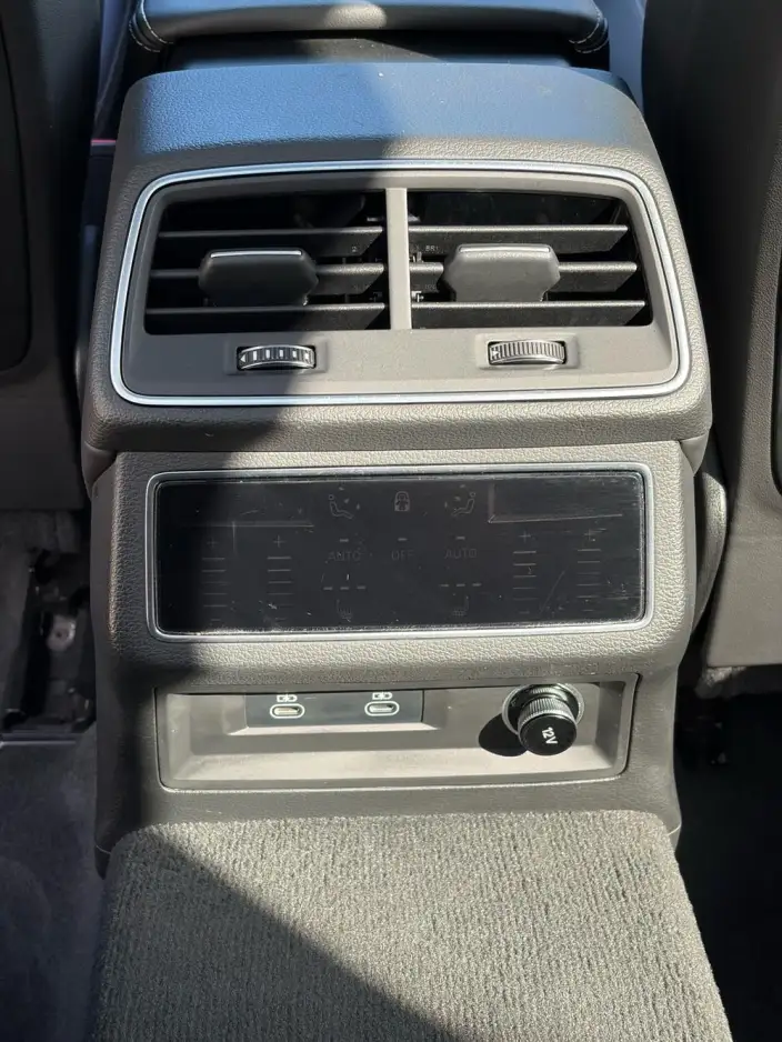 Audi A6L 2023 Model 45 TFSI quattro Exclusive Dynamic Model – фото 10
