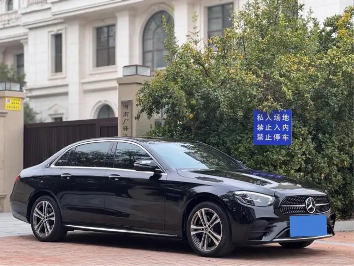 Mercedes-Benz E-Class 2023 Model E 260 L Sports sedan – фото 3