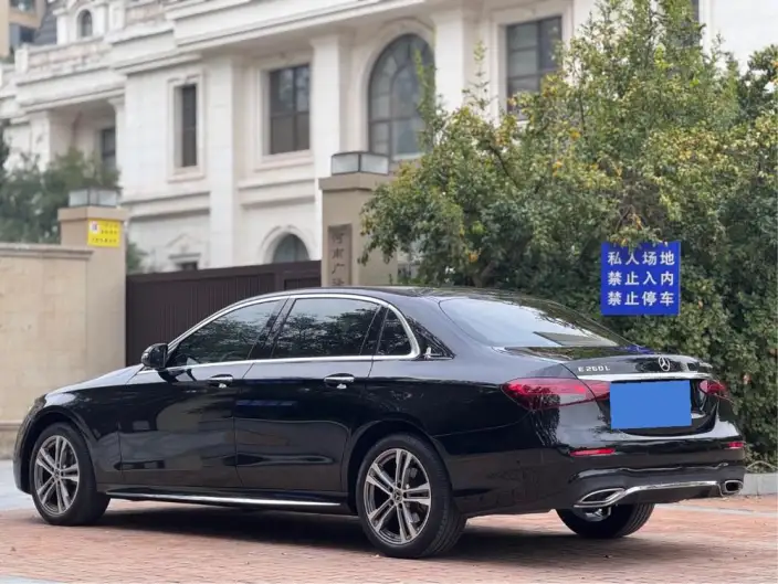 Mercedes-Benz E-Class 2023 Model E 260 L Sports sedan – фото 4