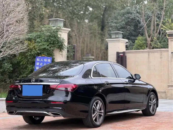 Mercedes-Benz E-Class 2023 Model E 260 L Sports sedan – фото 6