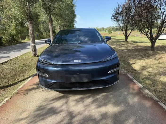 Geely Galaxy E8 PHEV 2025 Model 130km EM-i Premium Edition