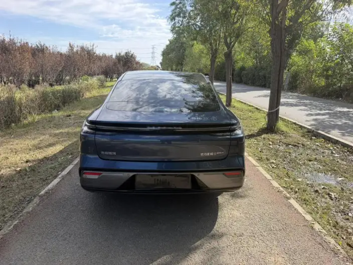 Geely Galaxy E8 PHEV 2025 Model 130km EM-i Premium Edition – фото 5