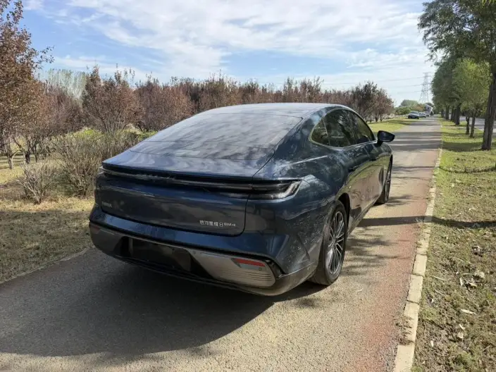 Geely Galaxy E8 PHEV 2025 Model 130km EM-i Premium Edition – фото 6