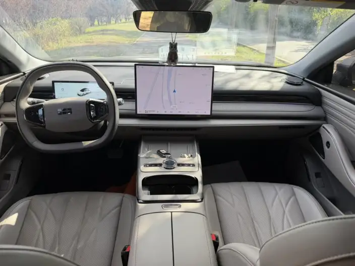 Geely Galaxy E8 PHEV 2025 Model 130km EM-i Premium Edition – фото 7