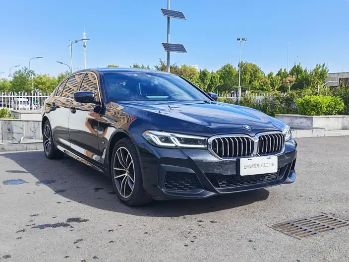 BMW 5 Series 2022 Model Facelift II 525Li M Sports Set – фото 3
