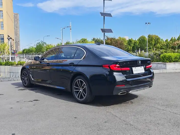 BMW 5 Series 2022 Model Facelift II 525Li M Sports Set – фото 5