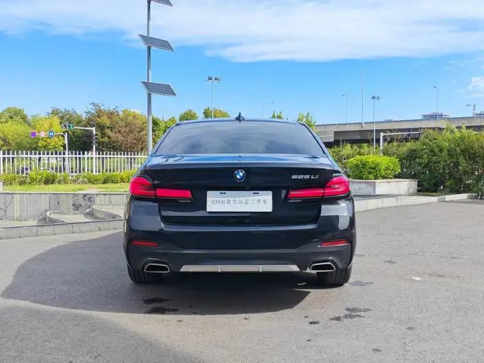 BMW 5 Series 2022 Model Facelift II 525Li M Sports Set – фото 6