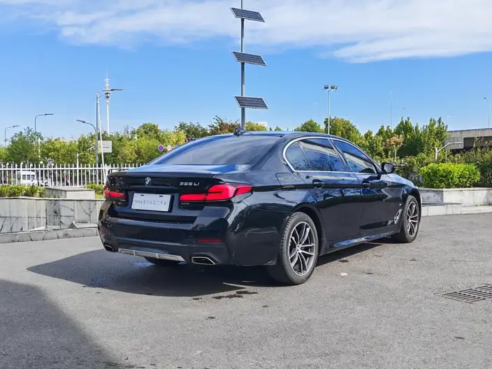 BMW 5 Series 2022 Model Facelift II 525Li M Sports Set – фото 7