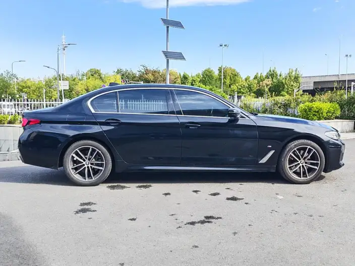 BMW 5 Series 2022 Model Facelift II 525Li M Sports Set – фото 8