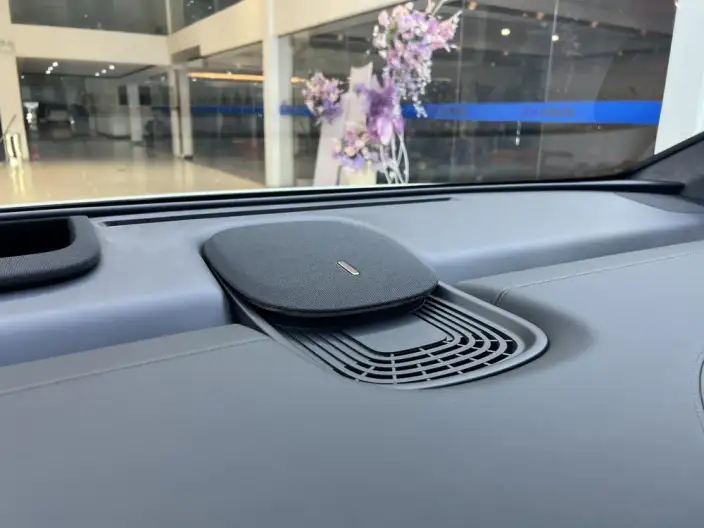 ZEEKR MIX 2025 Model 76kWh Smart Driving Edition – фото 7
