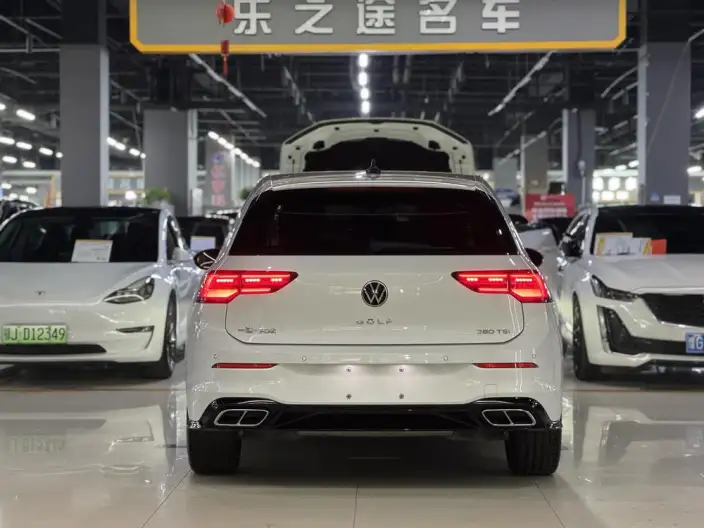 Volkswagen Golf 2023 Model 280TSI DSG R-Line Lite – фото 5