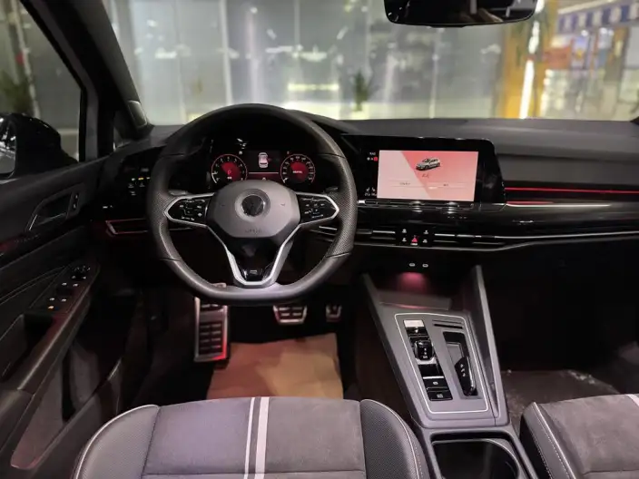 Volkswagen Golf 2023 Model 280TSI DSG R-Line Lite – фото 9