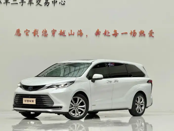 Toyota Sienna 2023 Model Hybrid 2.5L Comfort Edition – фото 1