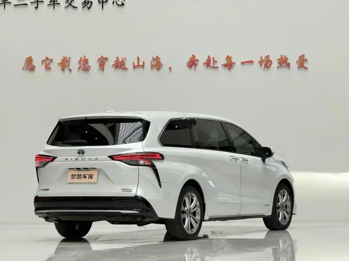 Toyota Sienna 2023 Model Hybrid 2.5L Comfort Edition – фото 7