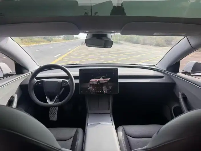 Model 3 2025 Model Facelift Rear-wheel drive version – фото 7