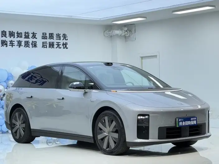 Li Auto i6 2025 Model 4WD Standard Edition – фото 3
