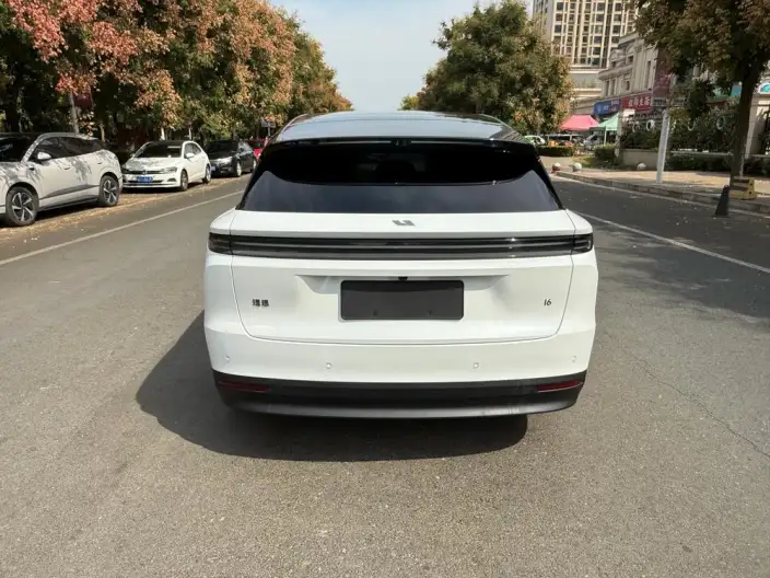 Li Auto i6 2025 Model 4WD Standard Edition – фото 5