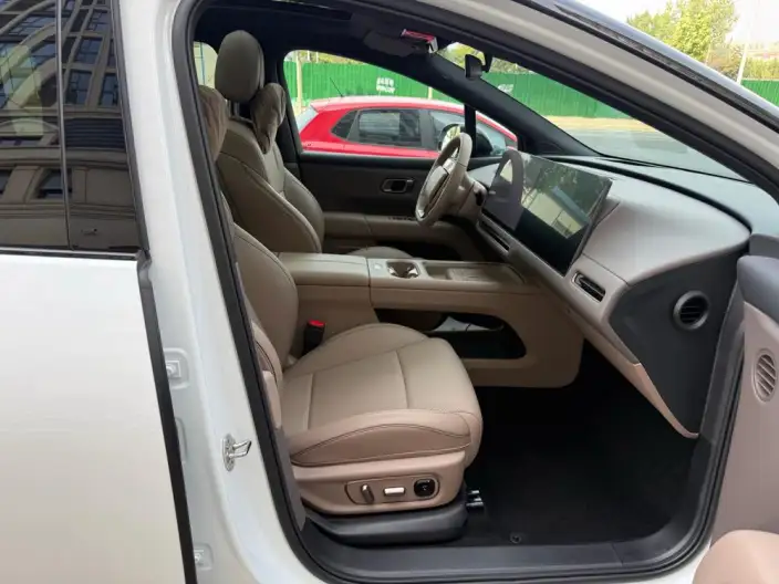 Li Auto i6 2025 Model 4WD Standard Edition – фото 9