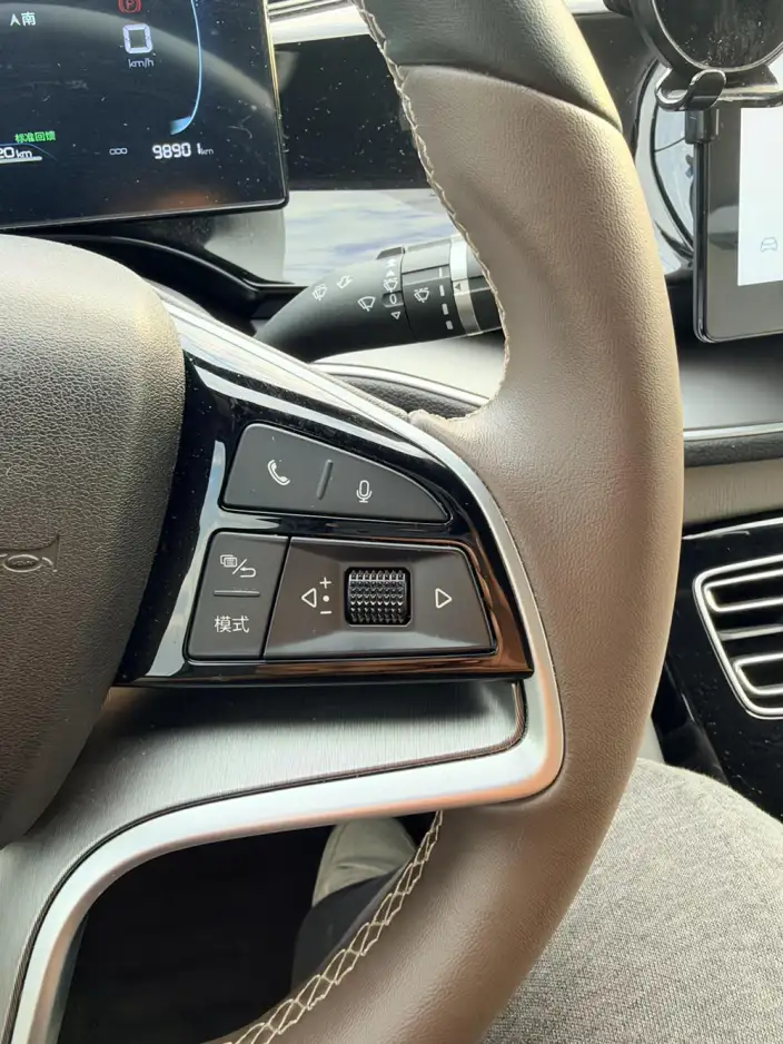 Qin Plus EV 2024 Model Honor Edition 420KM Leading Model – фото 7