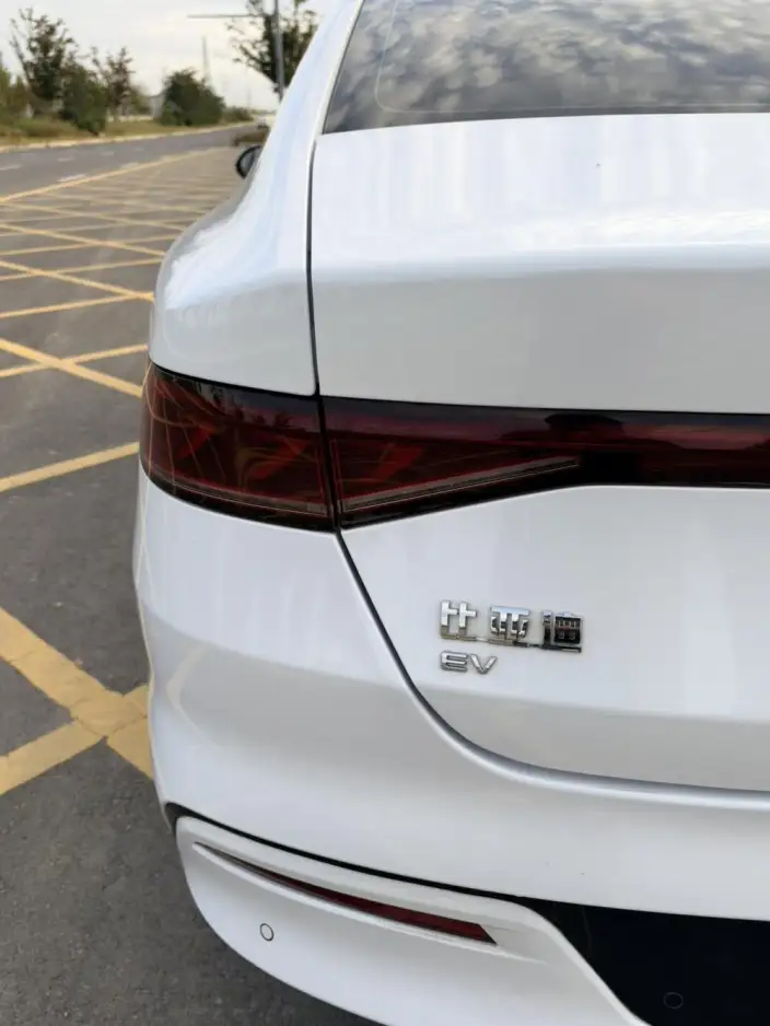 Qin Plus EV 2024 Model Honor Edition 420KM Leading Model – фото 8