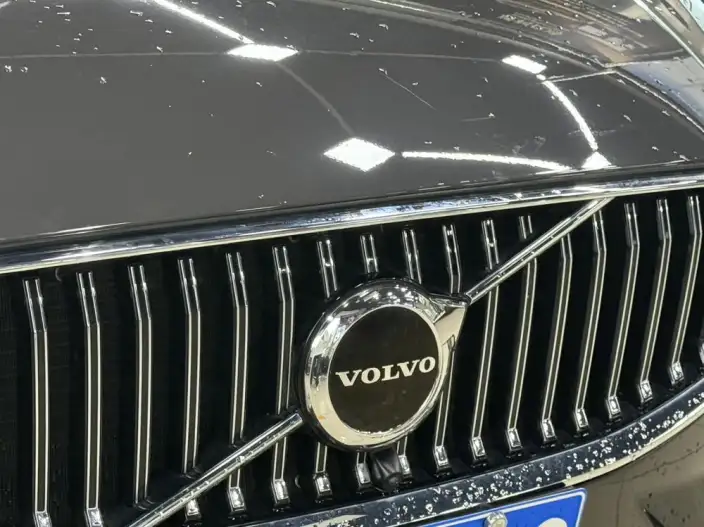 Volvo XC60 2025 Model B5 4WD Smart Range Deluxe Edition – фото 5