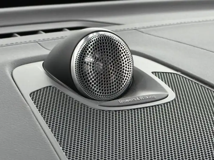 Volvo XC60 2025 Model B5 4WD Smart Range Deluxe Edition – фото 6