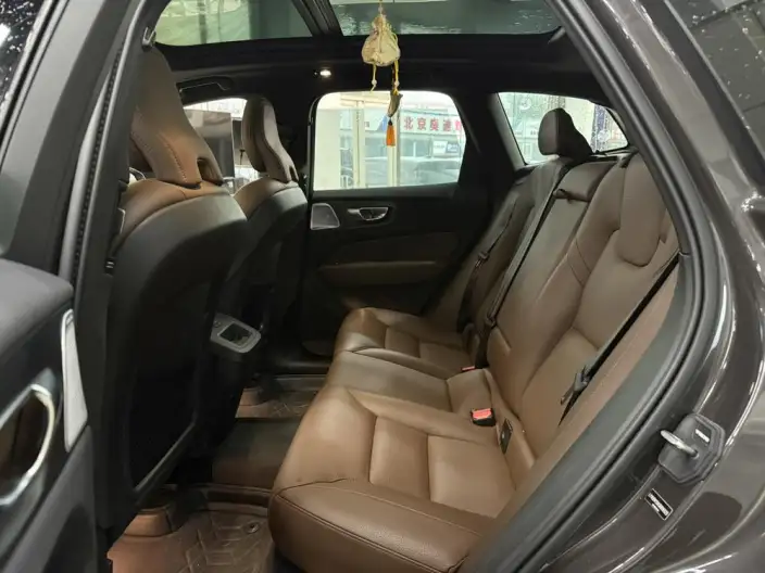 Volvo XC60 2025 Model B5 4WD Smart Range Deluxe Edition – фото 9