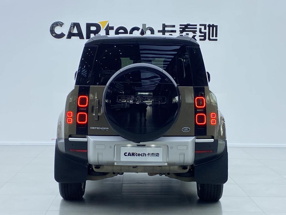 Land Rover De f ender Модель 2020 года 110 P400 HSE – фото 3