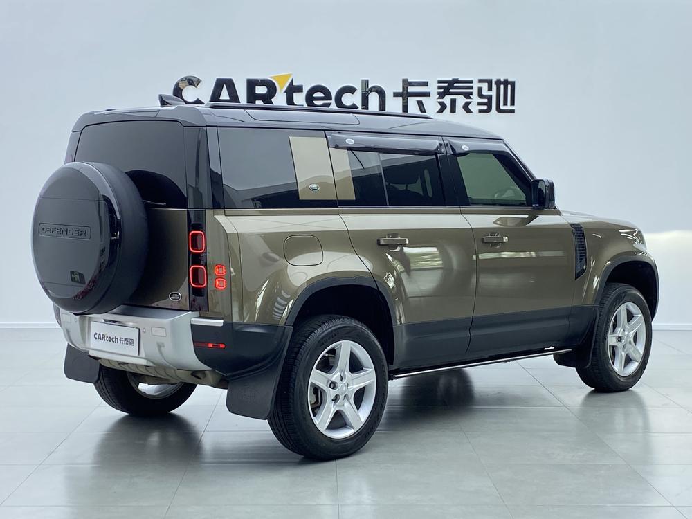 Land Rover De f ender Модель 2020 года 110 P400 HSE – фото 4