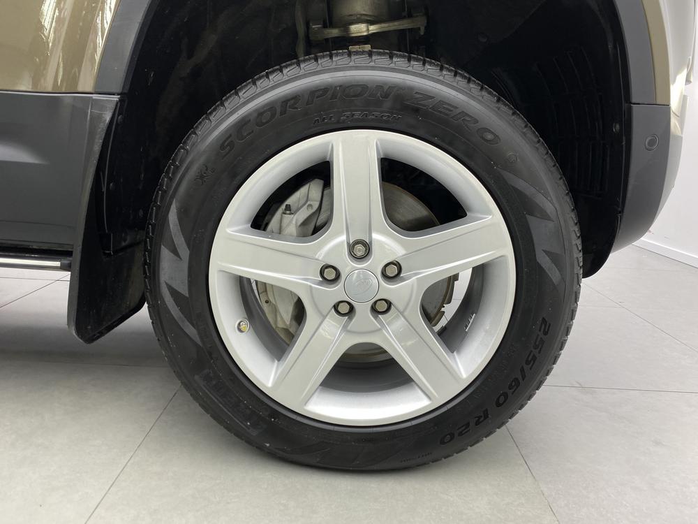 Land Rover De f ender Модель 2020 года 110 P400 HSE – фото 5