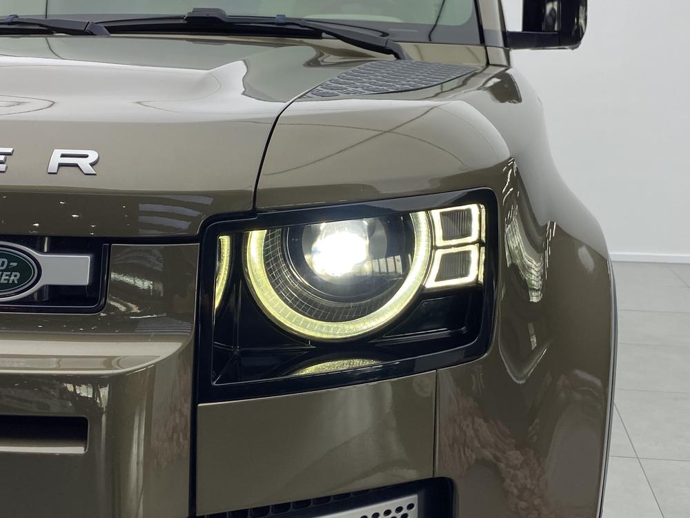 Land Rover De f ender Модель 2020 года 110 P400 HSE – фото 7