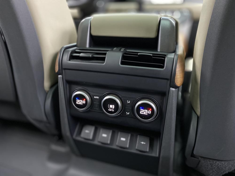 Land Rover De f ender Модель 2020 года 110 P400 HSE – фото 17