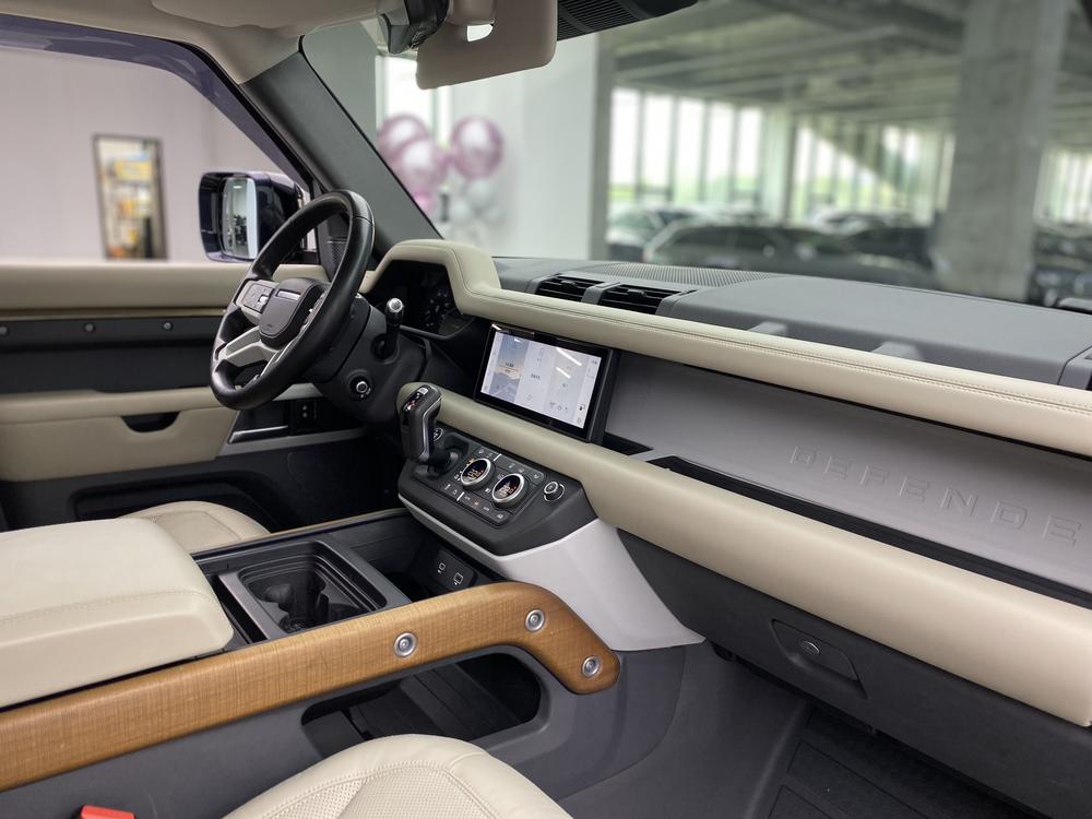 Land Rover De f ender Модель 2020 года 110 P400 HSE – фото 23