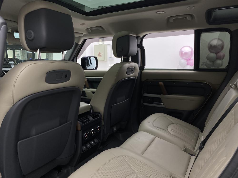 Land Rover De f ender Модель 2020 года 110 P400 HSE – фото 32