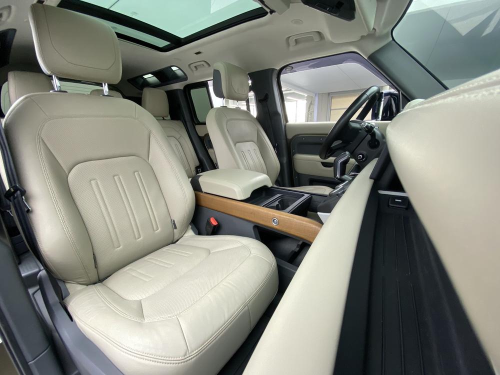 Land Rover De f ender Модель 2020 года 110 P400 HSE – фото 34