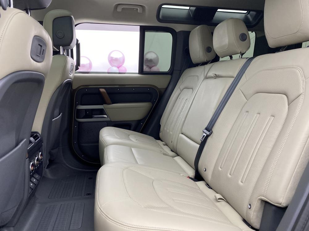 Land Rover De f ender Модель 2020 года 110 P400 HSE – фото 36
